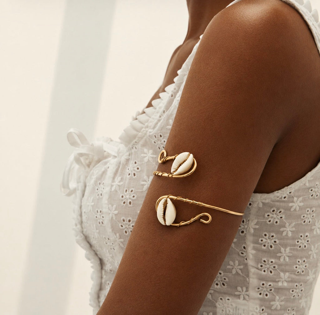 Bracelet de bras cauri doré - porté bras 2